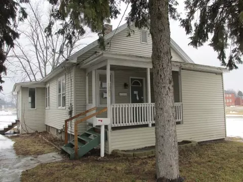 1224 Plain St, Peru, IL 61354 photo 1