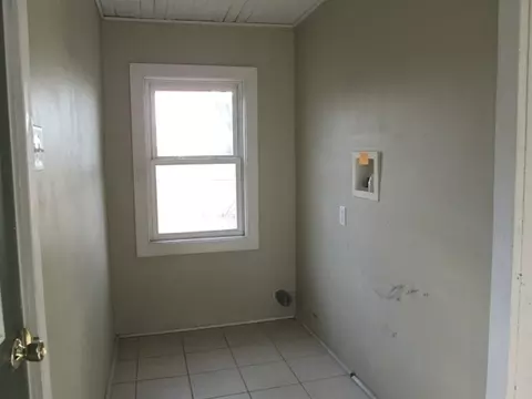 1224 Plain St, Peru, IL 61354 photo 9