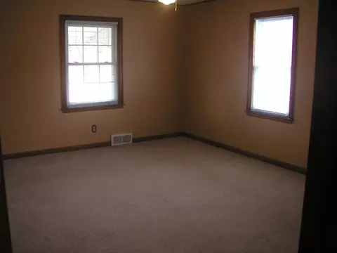 610 E North St, Morris, IL 60450 photo 8