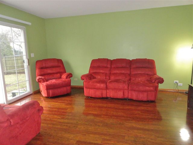 690 Cooper Ct, Aurora, IL 60504 photo 8