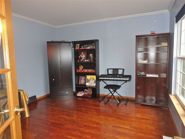 690 Cooper Ct, Aurora, IL 60504 photo 4