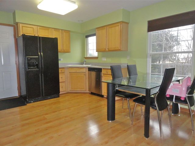 690 Cooper Ct, Aurora, IL 60504 photo 5