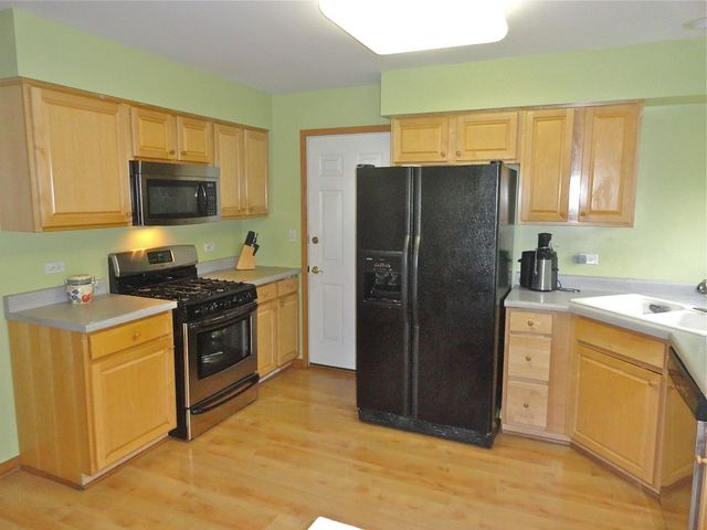 690 Cooper Ct, Aurora, IL 60504 photo 6