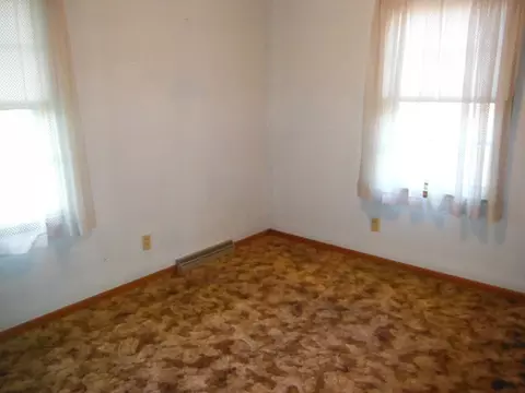 422 W Fourth St, Spring Valley, IL 61362 photo 5