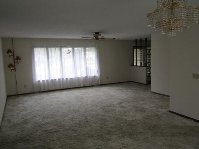 301 E Iroquois St, Sheldon, IL 60966 photo 3