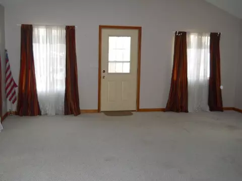 116 W Fourth St, Spring Valley, IL 61362 photo 2