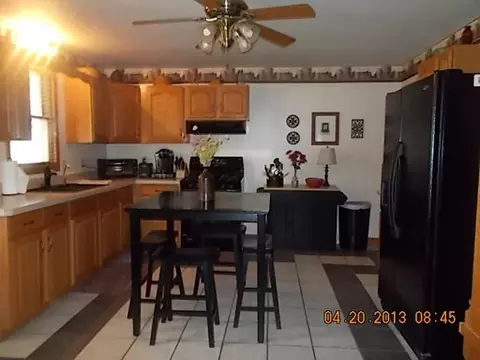 216 E First St, Spring Valley, IL 61362 photo 2