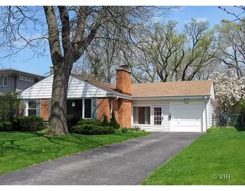 825 Echo Ln, Glenview, IL 60025 photo 1