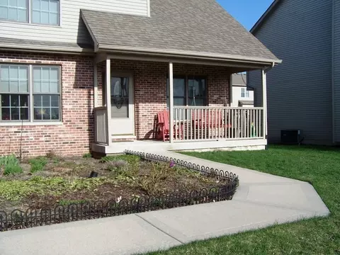 704 Clifford Dr, Minooka, IL 60447 photo 2