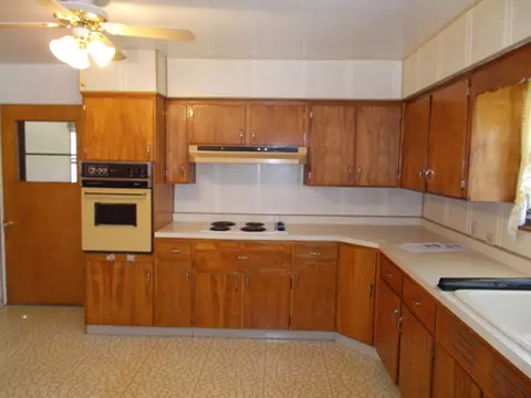 232 E Third St, Oglesby, IL 61348 photo 5