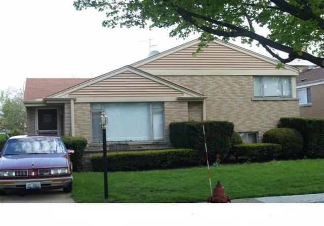 3830 W Sherwin Ave, Lincolnwood, IL 60712 photo 1