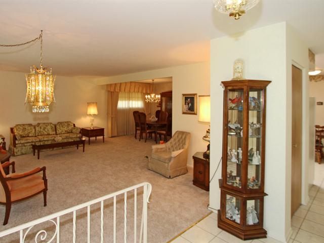 1726 E Aztec Ln, Mount Prospect, IL 60056 photo 3