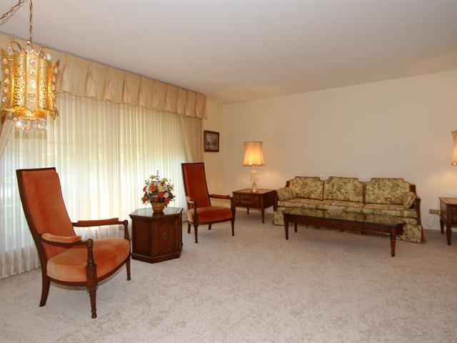 1726 E Aztec Ln, Mount Prospect, IL 60056 photo 5