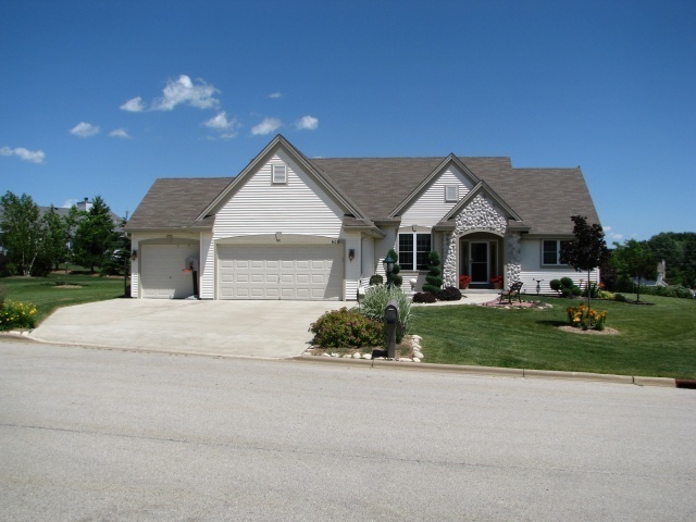 603 Heron Dr, Waterford, WI 53185 photo 1