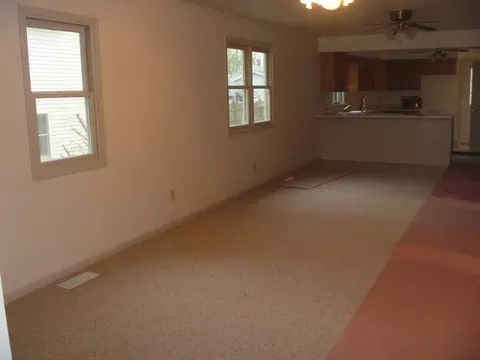 1517 Walnut St, Peru, IL 61354 photo 4