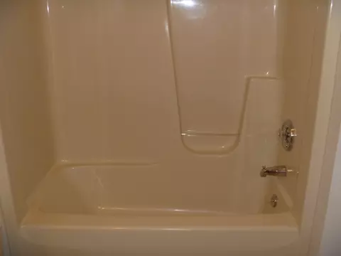 1517 Walnut St, Peru, IL 61354 photo 9