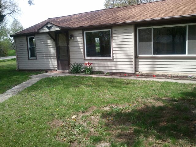 1208 Simms St, Aurora, IL 60505 photo 2