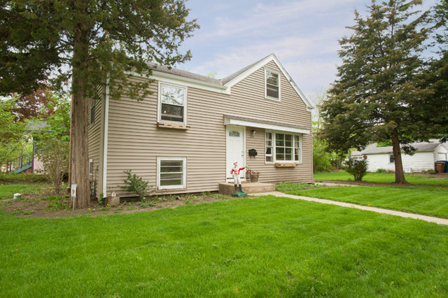 225 E Maple Ave, Roselle, IL 60172 photo 1