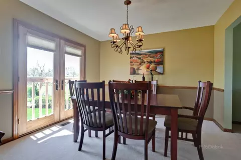 3805 Bordeaux Dr, Hoffman Estates, IL 60195 photo 7