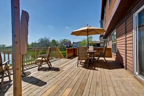 3805 Bordeaux Dr, Hoffman Estates, IL 60195 photo 21
