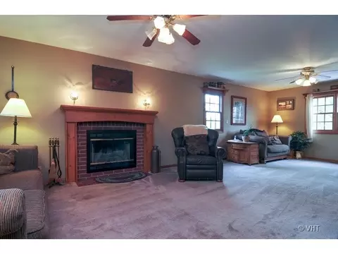 9802 Fox Bluff Ln, Spring Grove, IL 60081 photo 4