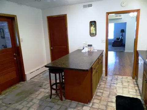 1058 State St, Ottawa, IL 61350 photo 6