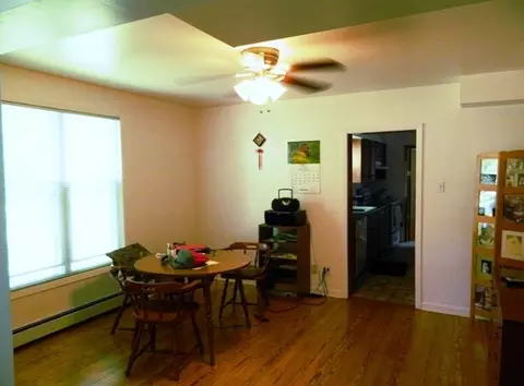 1058 State St, Ottawa, IL 61350 photo 4