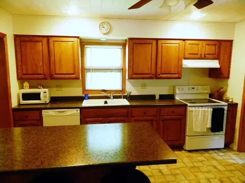 1058 State St, Ottawa, IL 61350 photo 5