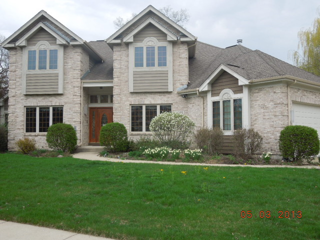 685 Oak St, Roselle, IL 60172 photo 1