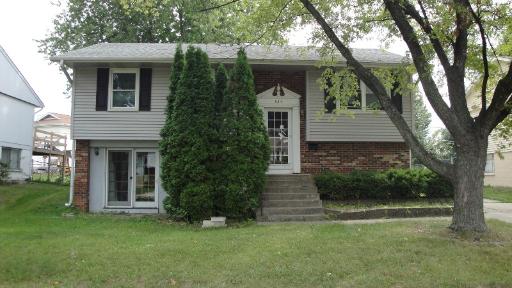 525 Newberry Dr, Streamwood, IL 60107 photo 1