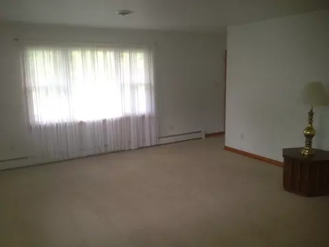2407 11th St, Peru, IL 61354 photo 2