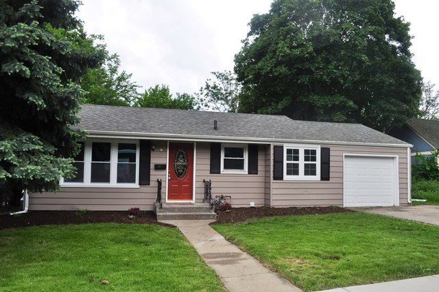 417 Dwight St, Elgin, IL 60120 photo 1