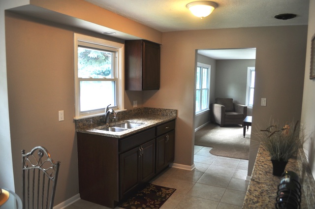 417 Dwight St, Elgin, IL 60120 photo 3