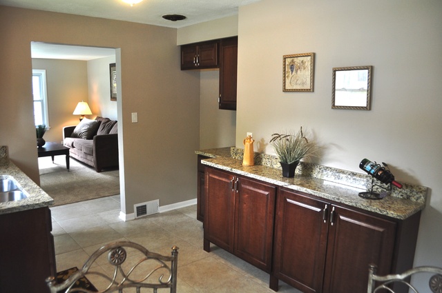 417 Dwight St, Elgin, IL 60120 photo 4