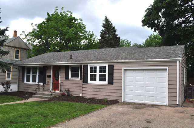 417 Dwight St, Elgin, IL 60120 photo 11