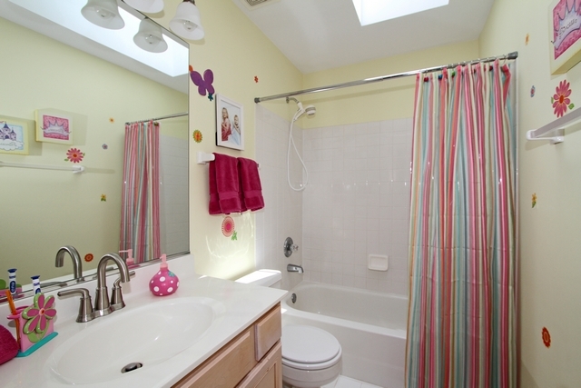 1545 Derby Ln, Bartlett, IL 60103 photo 15