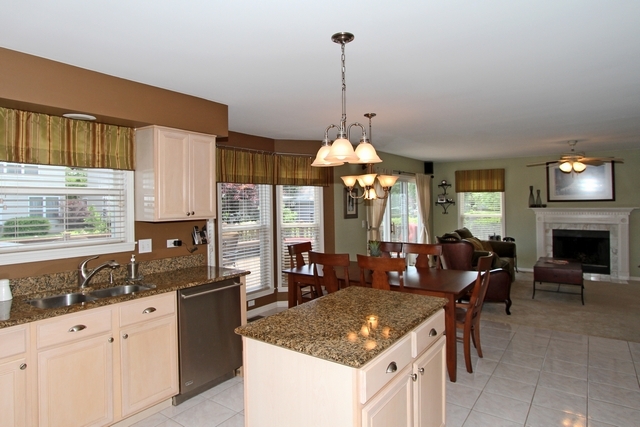 1545 Derby Ln, Bartlett, IL 60103 photo 6