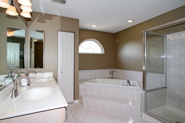 1545 Derby Ln, Bartlett, IL 60103 photo 13