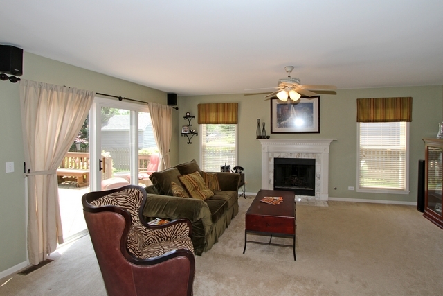 1545 Derby Ln, Bartlett, IL 60103 photo 9