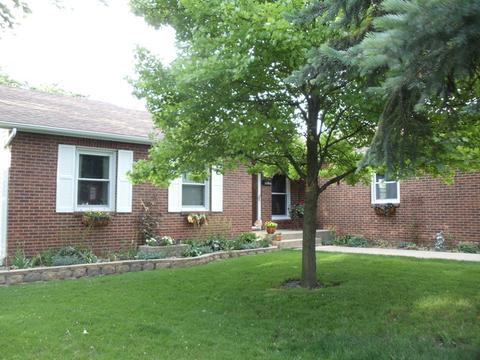 308 E Scott Dr, Dwight, IL 60420 photo 2
