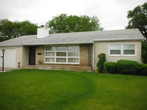 2931 Sixth St, Peru, IL 61354 photo 1