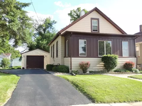 1716 10th St, Peru, IL 61354 photo 3
