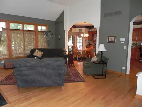 1063 Deerpath Rd, Aurora, IL 60506 photo 10