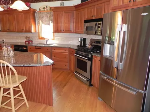 1063 Deerpath Rd, Aurora, IL 60506 photo 6