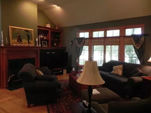 1063 Deerpath Rd, Aurora, IL 60506 photo 9
