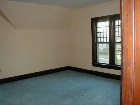 329 Deleon St, Ottawa, IL 61350 photo 8