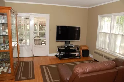 307 E 11th St, Lockport, IL 60441 photo 3