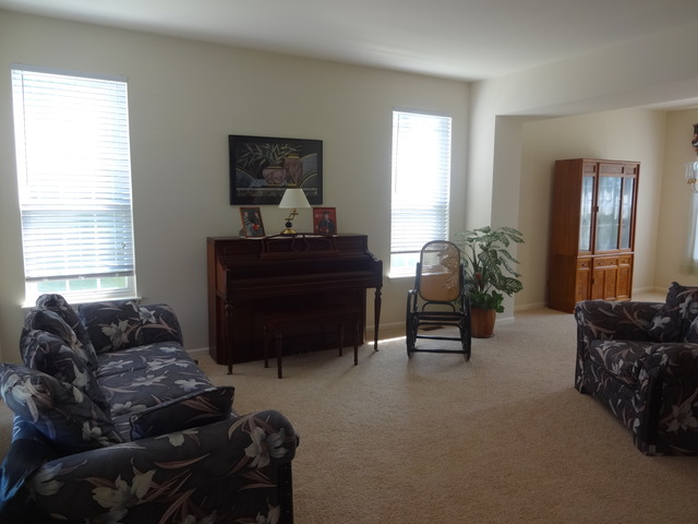 258 Superior Cir, Bartlett, IL 60103 photo 1