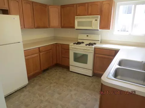 893 Clover Ln, Pingree Grove, IL 60140 photo 6