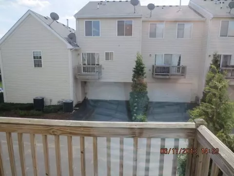 893 Clover Ln, Pingree Grove, IL 60140 photo 8